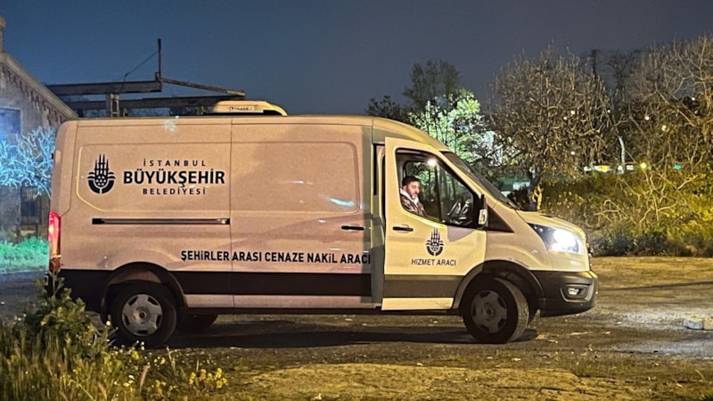 İstanbul'da boş arazide çürümüş halde erkek cesedi bulundu