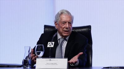 Edebiyat dünyasının büyük kaybı: Yazar Mario Vargas Llosa hayatını kaybetti