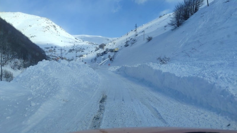 Giresun'da Eğribel Tüneli girişinde çığ meydana geldi