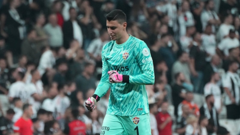 İngiliz devleri Berke Özer'i izlemeye geldi