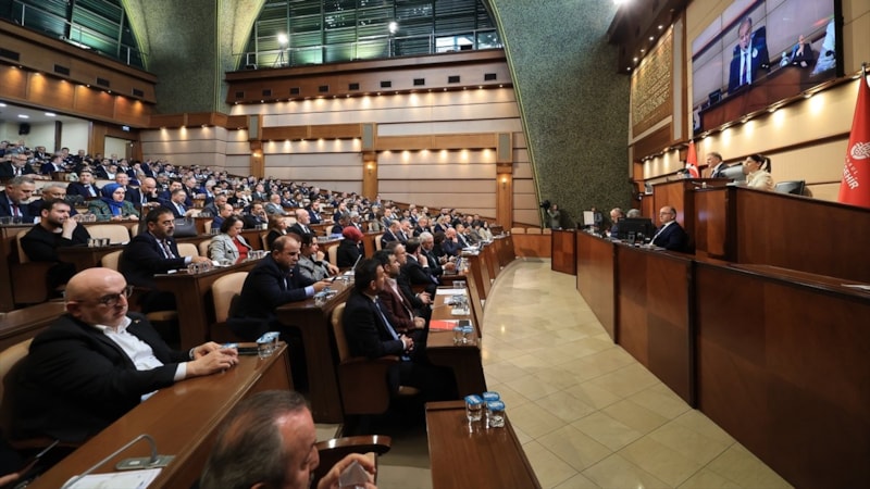 İBB Meclisinde, belediyenin 264 milyar 916 milyon liralık borcu gündeme geldi