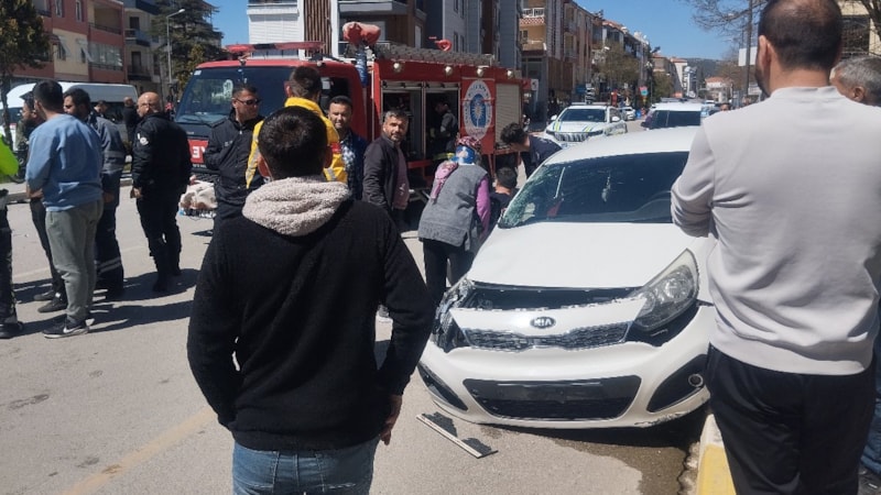 Antalya'daki kazada iki otomobil çarpıştı