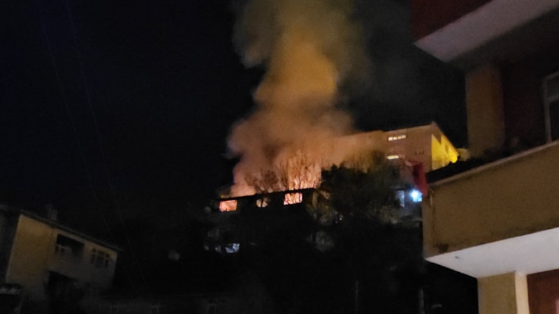 Zonguldak'ta 2 katlı binada çıkan yangın faciaya sebep oldu: 1 ölü