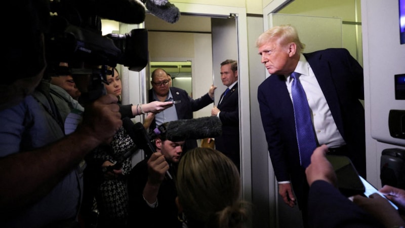 Trump, gönüllü ayrılan düzensiz göçmenlere para ve uçak bileti vaat etti