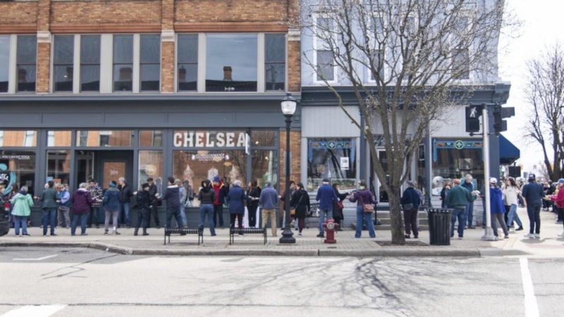 ABD'de kitapçı için insan zinciri oluşturuldu