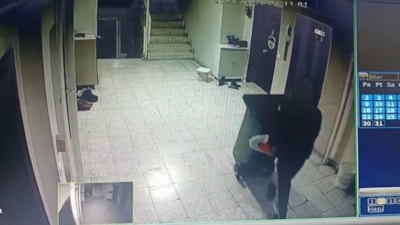 Nevşehir'de çöp yerine ayakkabıları topladı