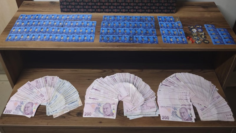 3 ilde 4 kuyumcuyu 129 sahte gram altın satarak dolandıran 2 şüpheli yakalandı