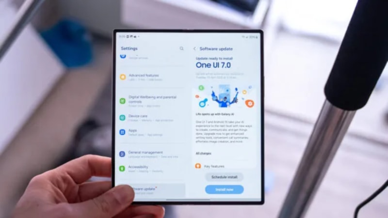 Samsung, Galaxy S24 serisi için One UI 7'yi yayınlamaya başlıyor