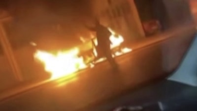 Sakarya'da daha taksitini bitirmediği otomobilini İsrail'e tepki olsun diye yaktı