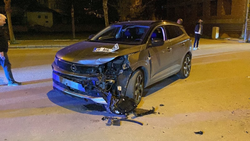 Eskişehir'de art arda kaza yapan motosikletli ağır yaralandı