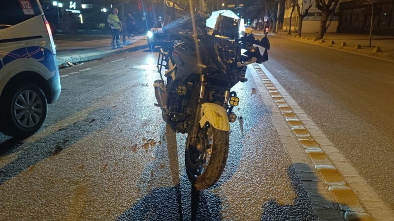 Eskişehir'de trafiğe çıkan sarhoş motosikletli kaza yaptı