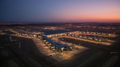 Muhalefetin açılmasına karşı çıktığı İstanbul Havalimanı'nda tarihi gün