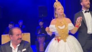 Sosyal medya fenomeni Aleyna Dalveren'in düğününde takılan takılar dikkat çekti