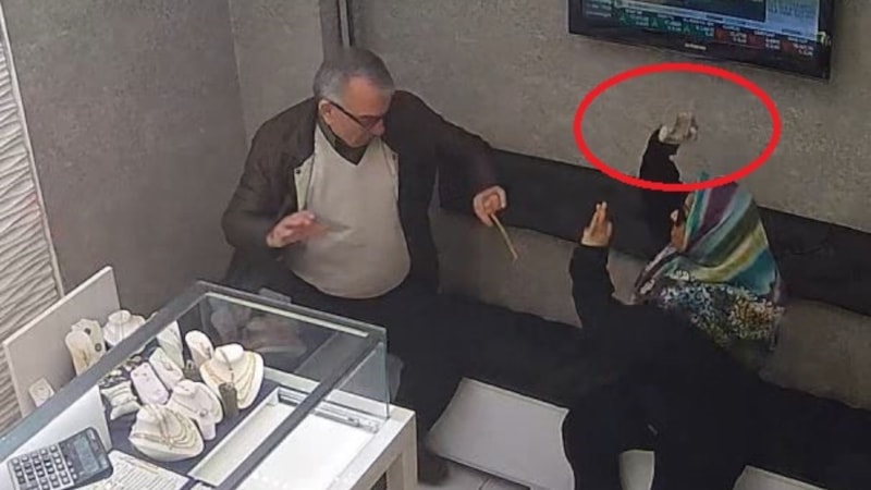 Kayseri'de taş ve biber gazıyla kuyumcuya soygun girişimi