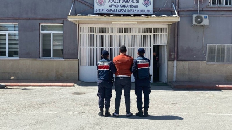 Afyonkarahisar'da aranan şahıs yakalandı