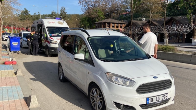 Bilecik'te otomobilin çarptığı çocuk yaralandı