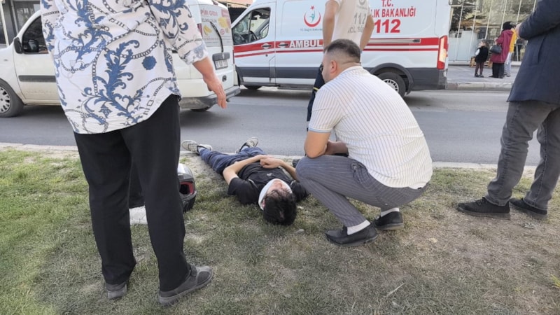 Bursa'da motosikletli genç ölümden döndü