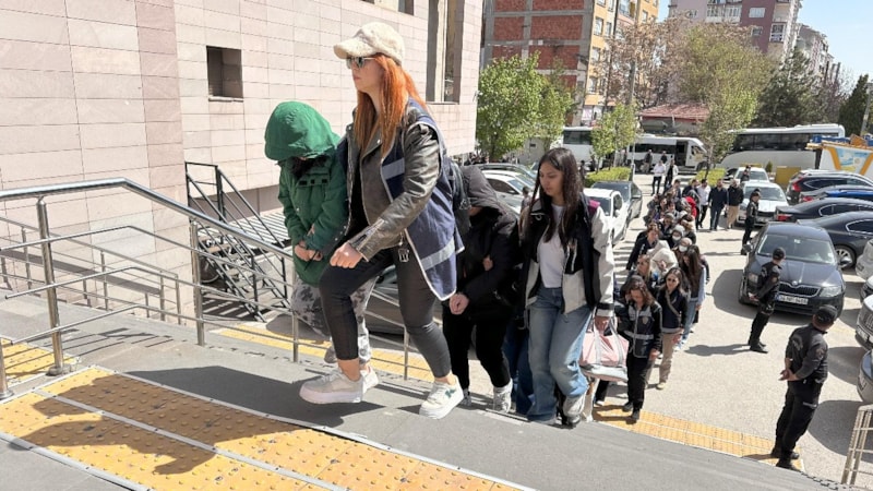 Eskişehir'de 3,5 milyon liralık vurgun yapan dolandırıcılar adliyede