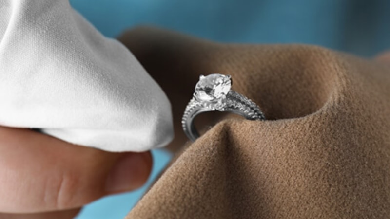 40 yıllık kuyumcu açıkladı: Altınları ve tektaşı bu yöntemle patlatan yaşadı! İlk günkü gibi oluyor