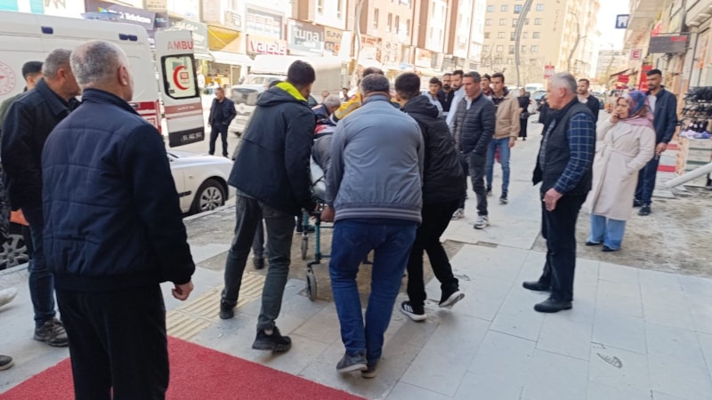 Van'da giyim mağazasında silahlı saldırı