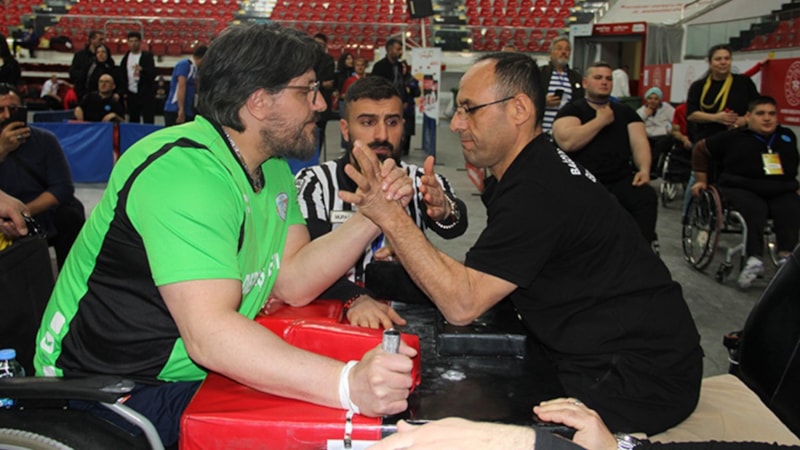 Bilek güreşinde 41. zaferini yaşayan 'Avatar' Gökhan Seven