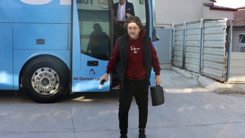 Trabzonspor kafilesi, Adana'ya gitti