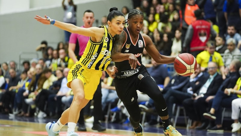 ÇBK Mersin'i yenen Fenerbahçe, seriyi 2-0'a getirdi