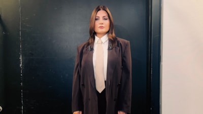 Sibel Can'ı saplantılı hayranından polis kurtardı