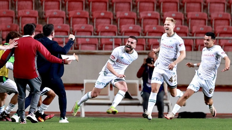 Konyaspor 7 deplasman maçı sonrası galibiyet aldı