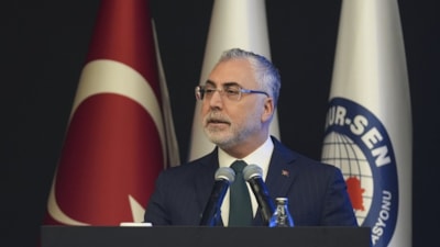 Vedat Işıkhan: Kamuda sendikalaşma oranı yüzde 75,2'ye yükseldi
