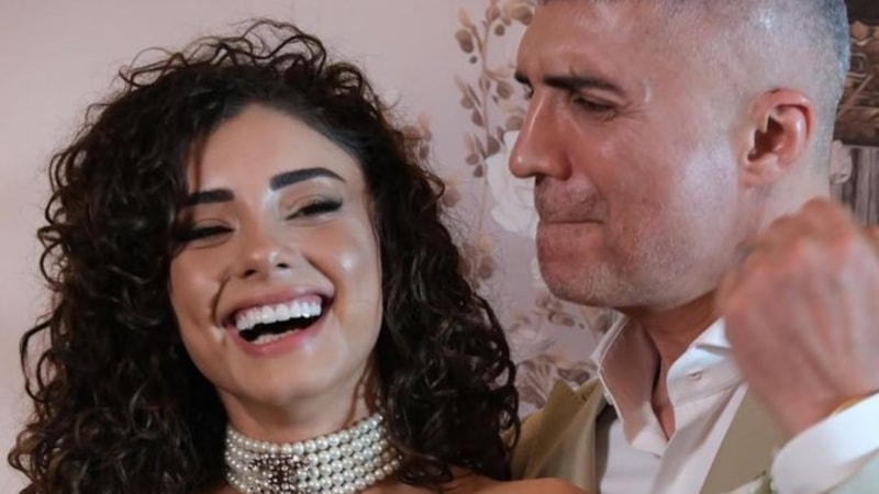 Özcan Deniz'den göndermeli bir mesaj daha geldi