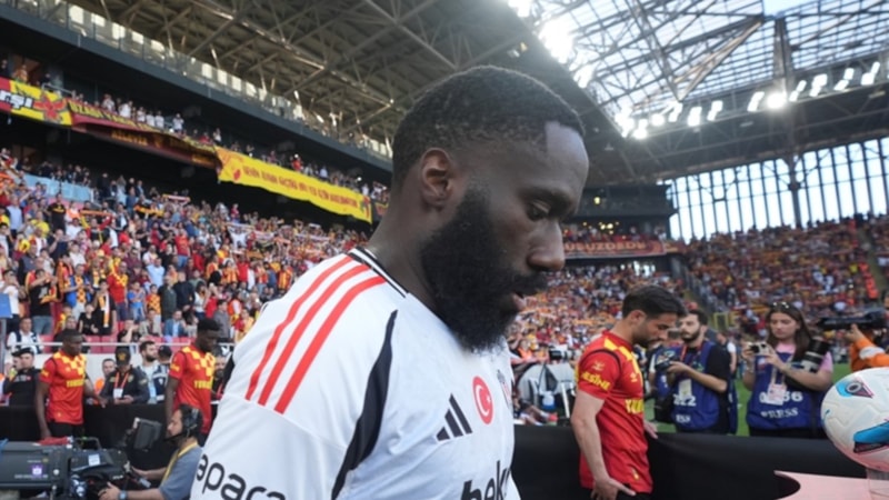 Beşiktaş'ta Arthur Masuaku, cezalı duruma düştü