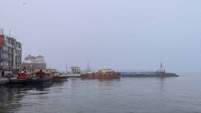 Çanakkale Boğazı sisle kaplandı: Transit gemi geçişlerine kapatıldı