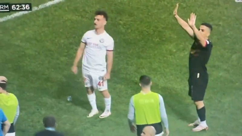 Çorum FK oyuncusundan Amedspor tribününe tepki çeken hareket