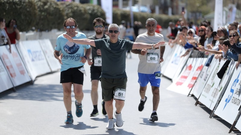 Şehit Ömer Halisdemir onuruna Niğde'de yarı maraton