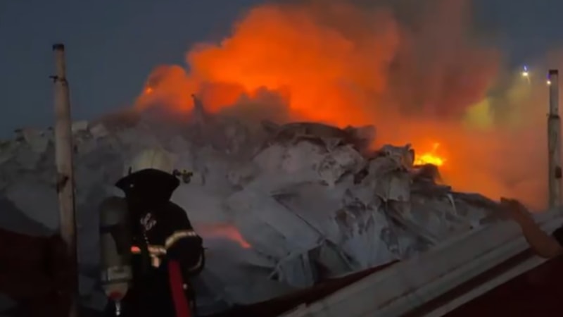 Kahramanmaraş'ta geri dönüşüm tesisinden alevler yükseldi