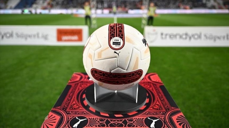 Şampiyonluk yarışı kızıştı: Fenerbahçe evinde takıldı, Galatasaray avantajı kaptı