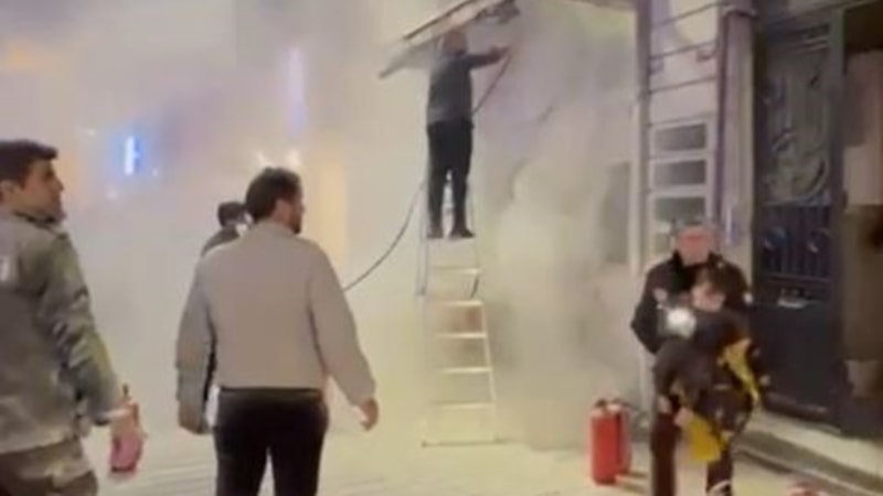 İstanbul'da İstiklal Caddesi'nde korkutan yangın