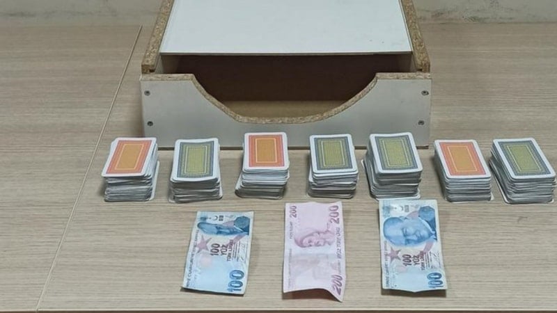 Hatay'da kumar oynarken yakalanan 5 şahsa 46 bin 235 TL ceza