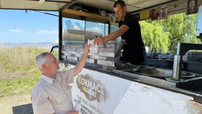 Bursa'da Papa Francis adına lokma döktürüldü