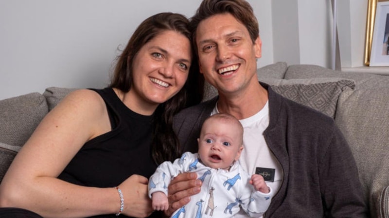 İngiltere'de tıbbi mucize: Aynı bebeği 2 kez doğurdu