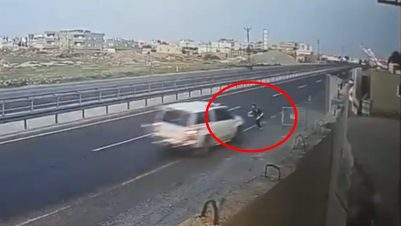 Mardin'de 'Dur' ihtarına uymayan sürücü, polise çarptı