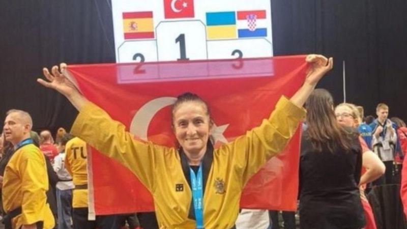 Süper Babaanne Yalçın, Avrupa'dan bronz madalyayla döndü