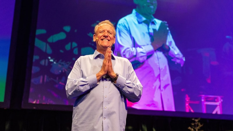 Dawson Church, Huzurlu Beyin kitabında travmayı umuda dönüştürüyor