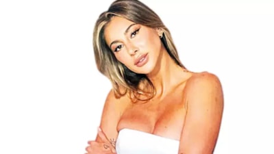 Şeyma Subaşı üniversitede eczacılık öğrencilerine konuştu