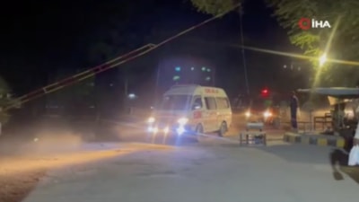 Pakistan'da minibüsün uçuruma yuvarlandığı kazada çok sayıda can kaybı