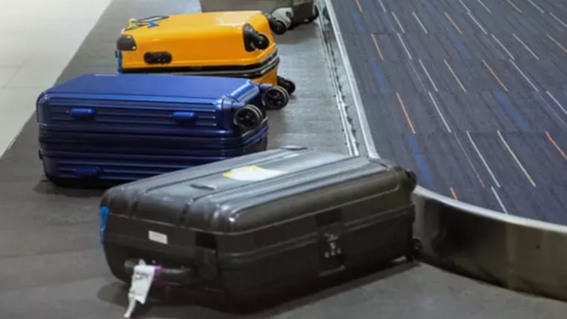 Havalimanı görevlisi tüyoyu verdi: Bu renk bavul seçen bagaj sırası beklemiyor