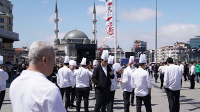 SON DAKİKA! İstanbul'daki deprem sonrası AFAD uyardı: Riskli binalardan uzak durun