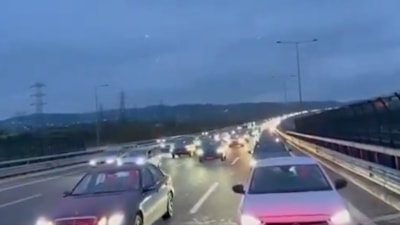 Deprem sonrası İstanbul'dan kaçış: Ankara istikametinde trafik yoğunluğu yaşanıyor