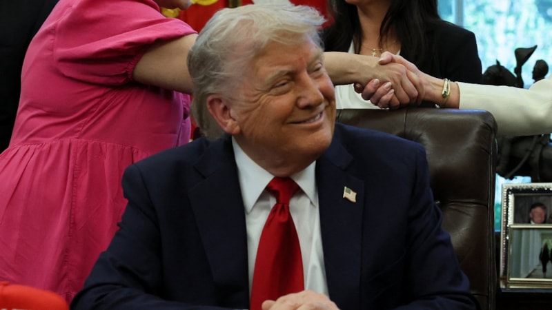 Trump'tan Çin'le anlaşma şartı: Yüzde 145'lik tarife indirilmeyecek